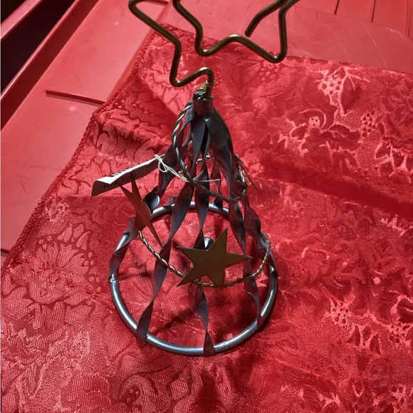 New Youngstown Metal Works 9” tall open Christmas tree with stars on and on top - Picture 3 of 3